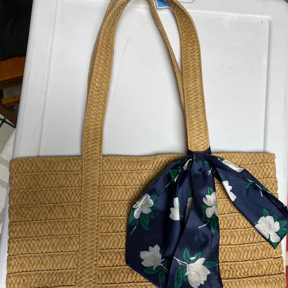 Draper James Straw Bag with Floral Scarf NWT - Picture 2 of 5